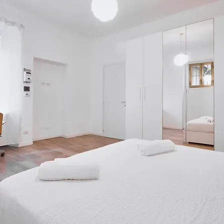 Apartment La Casa Di Ringhiera In Centro Mailand